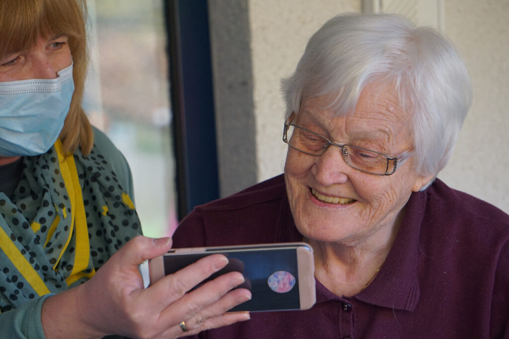 Creating a Memorable, Perfect Gift for Grandparents