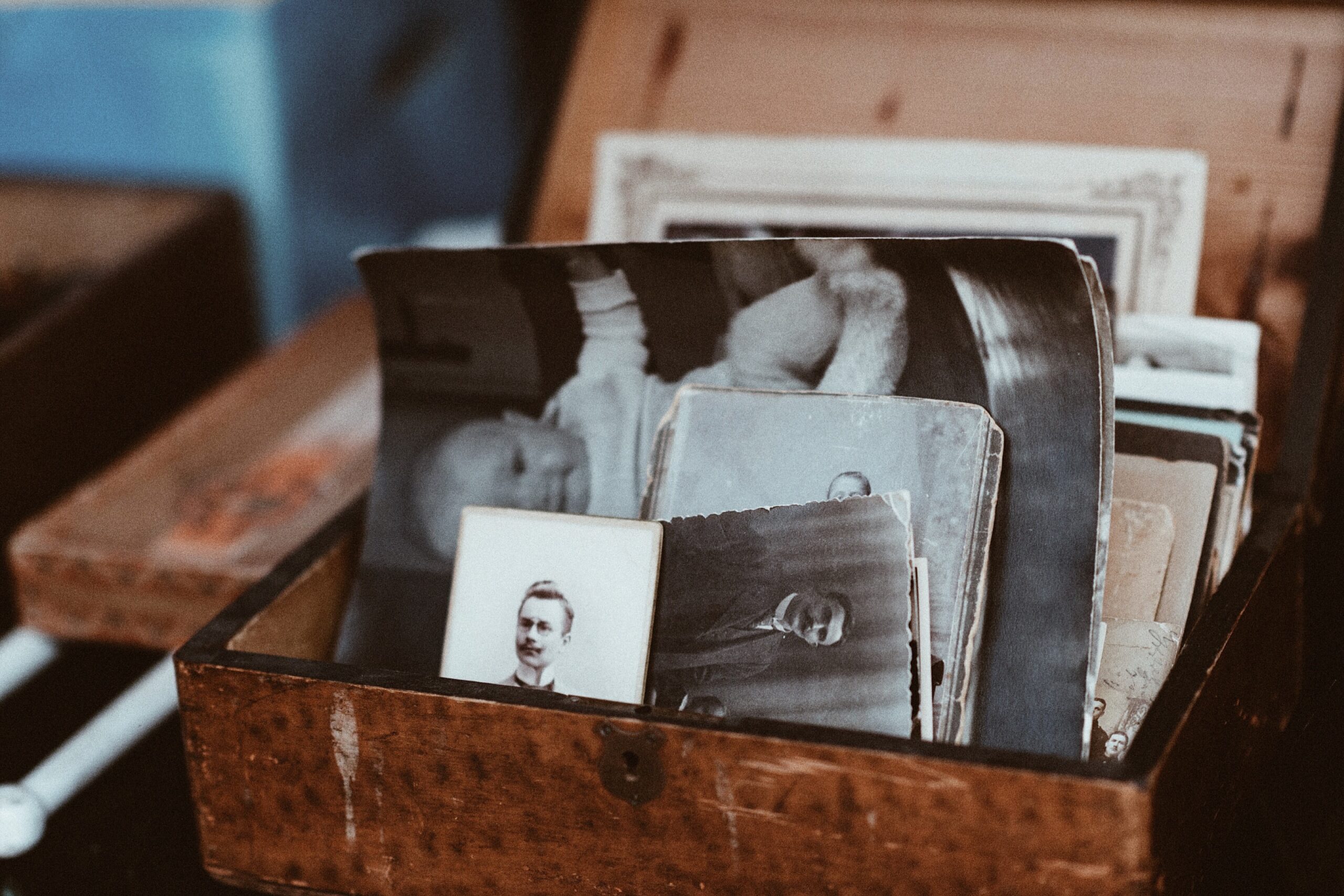 iMemories - How to Organize Family Photos and a Lifetime of Memories.