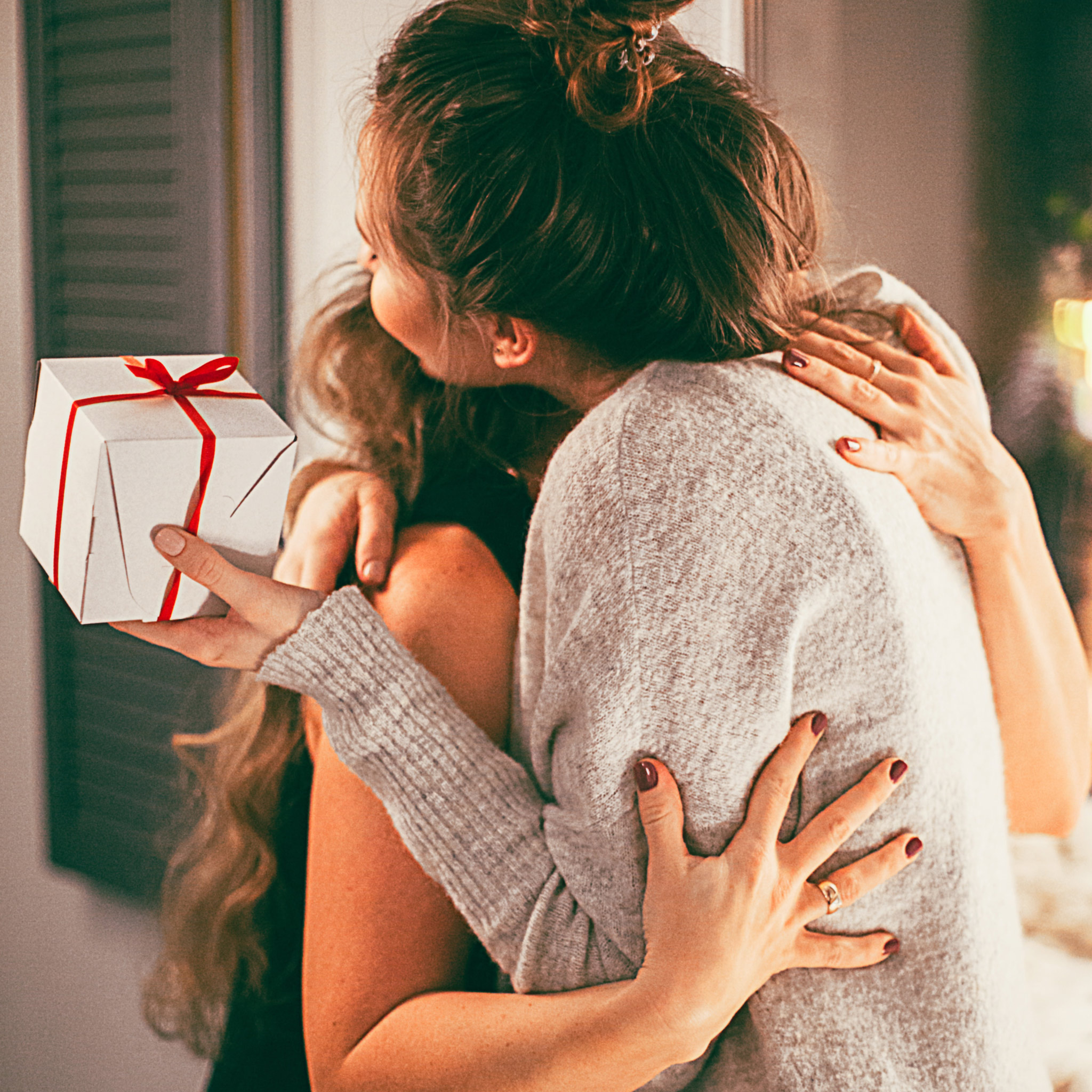 Giving the Perfect Photo or Home Video Gift for Mother’s Day